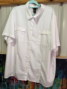 Maggie Barnes White Short-Sleeve Button-Down Shirt